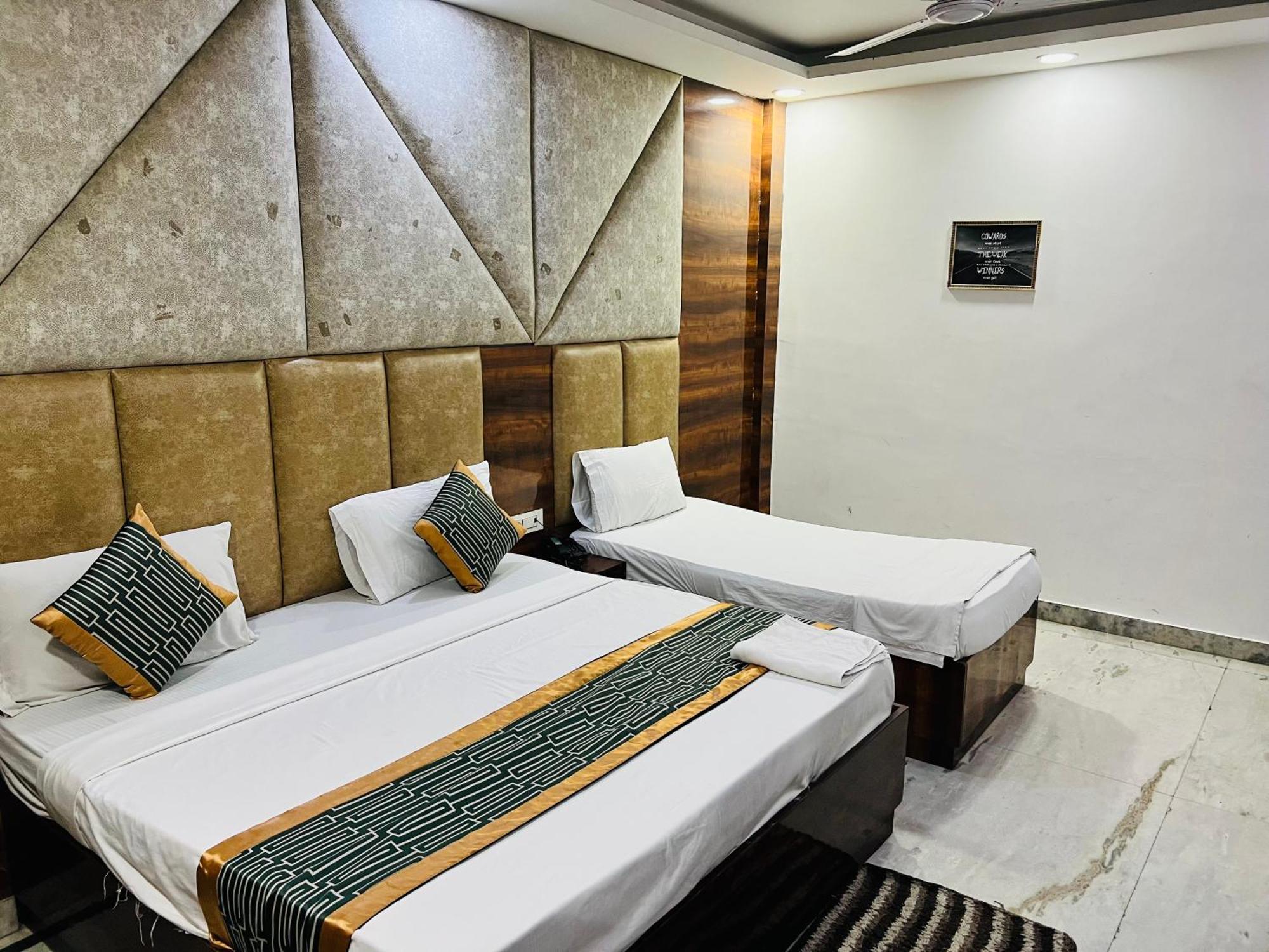 Hotel Marina Near Igi Airport Delhi New Delhi Eksteriør billede