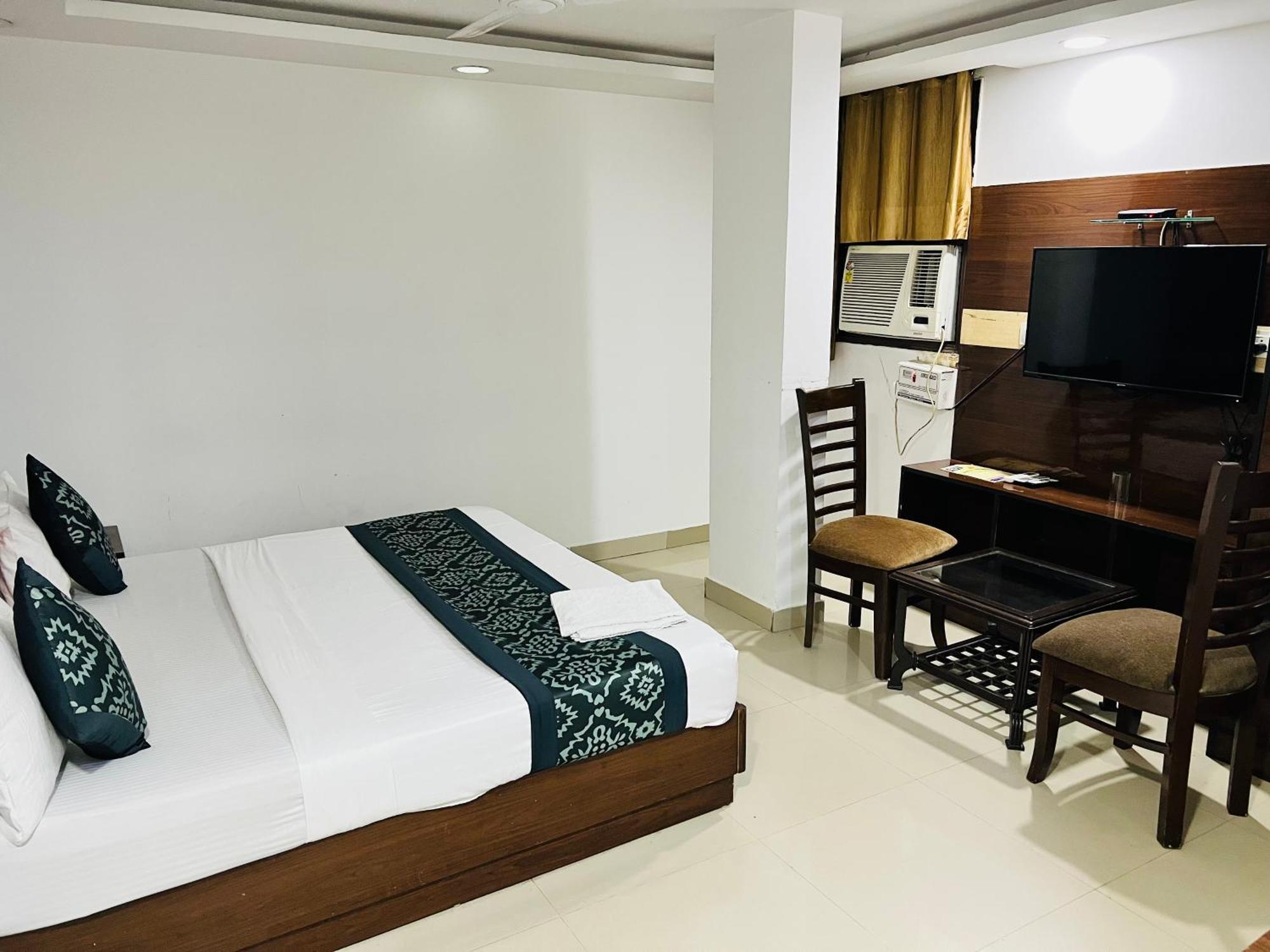 Hotel Marina Near Igi Airport Delhi New Delhi Eksteriør billede