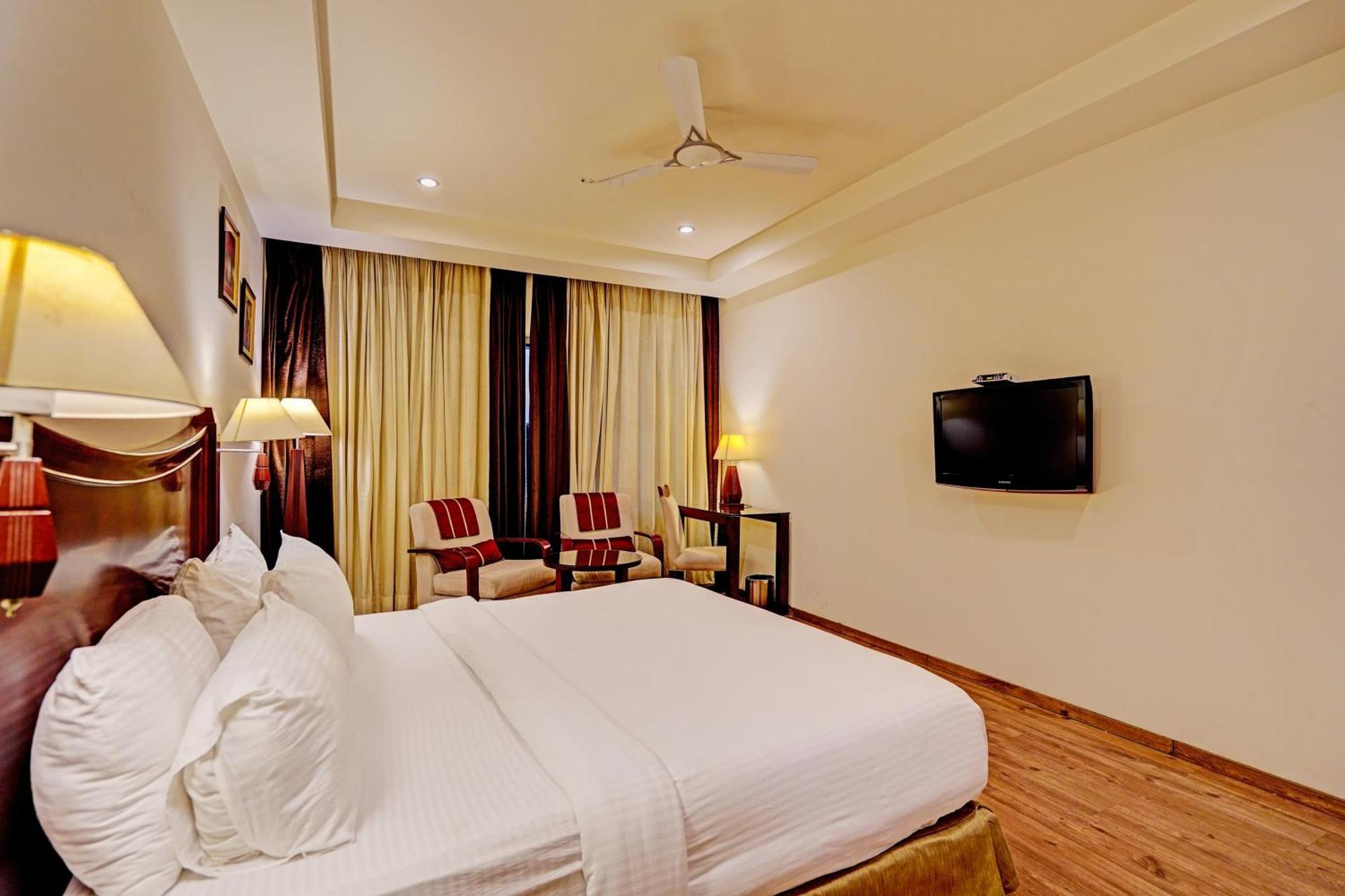 Hotel Marina Near Igi Airport Delhi New Delhi Eksteriør billede